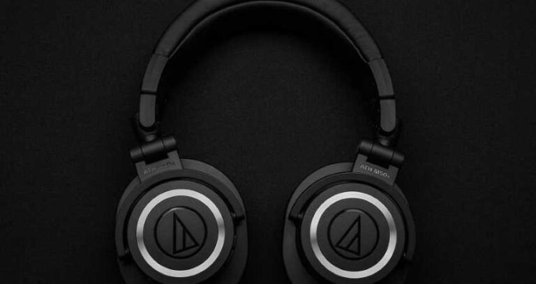 Closed-Back Headphones under $200 